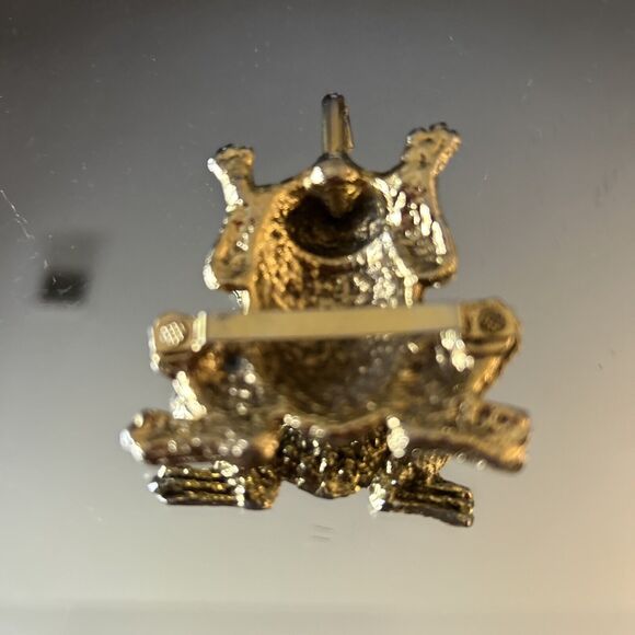 VTG Gold Frog Pin Brooch Small Perfect for Hats, Lapels, Bags etc - Picture 6 of 7